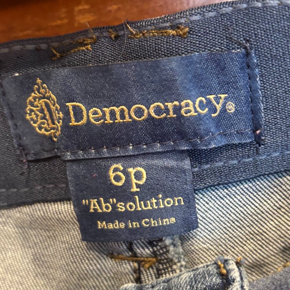 Democracy High Rise Petite Modern Capri Jean 6 Petite Ab"solution - Picture 3 of 4